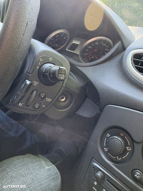Renault Clio 1.5 dCi 75 Expression - 4