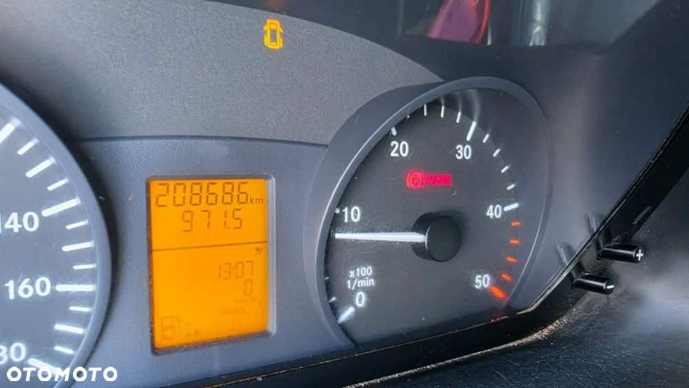 Mercedes-Benz Sprinter - 16