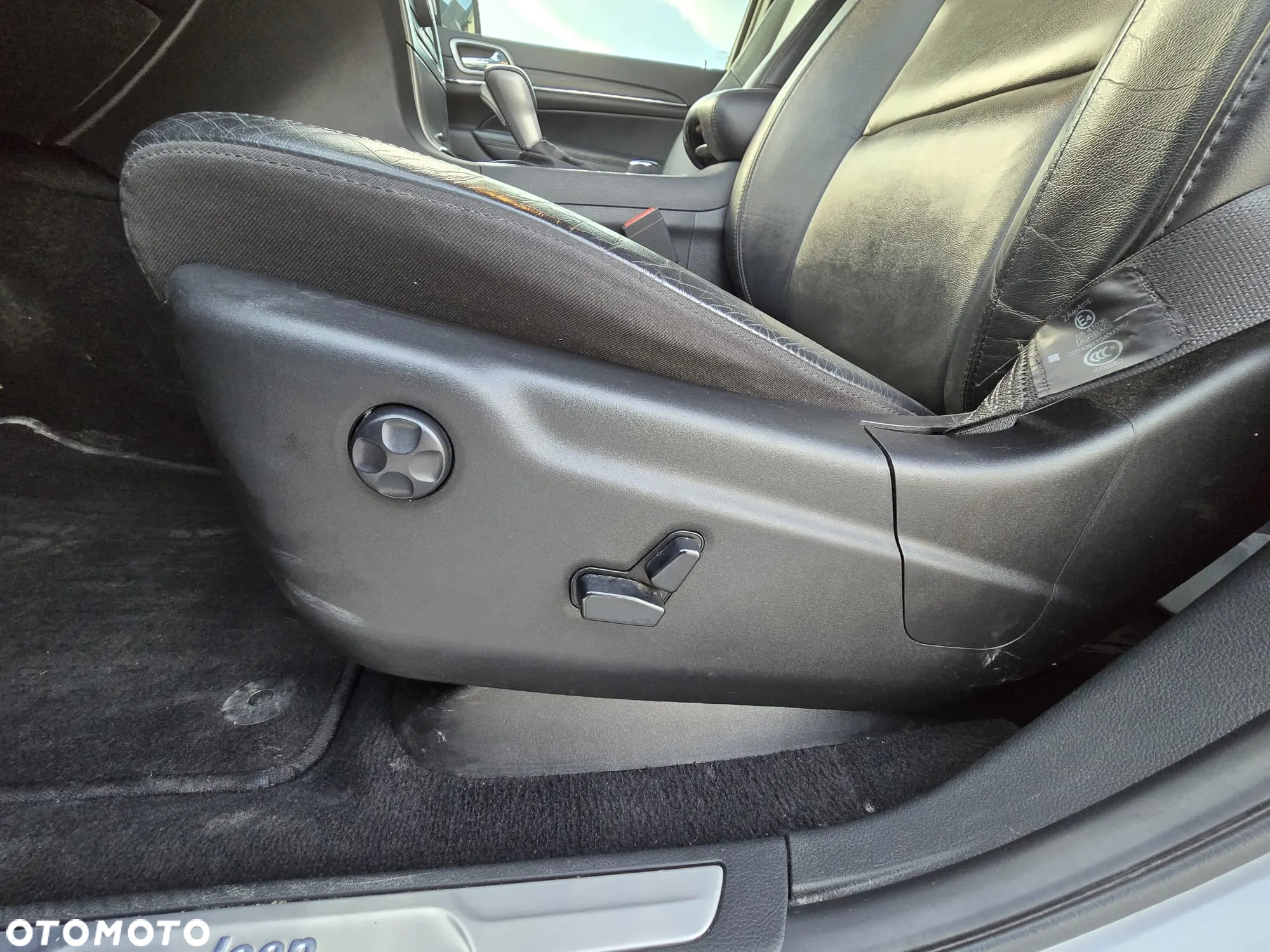 Jeep Grand Cherokee - 22