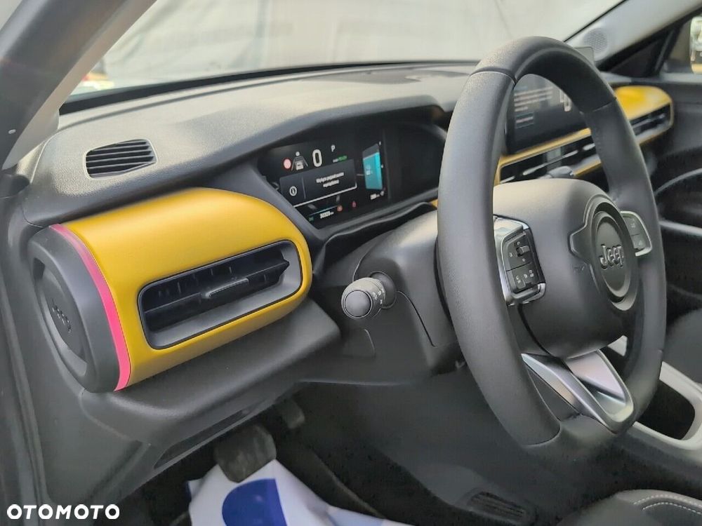 Jeep Avenger 54kWh Summit - 17