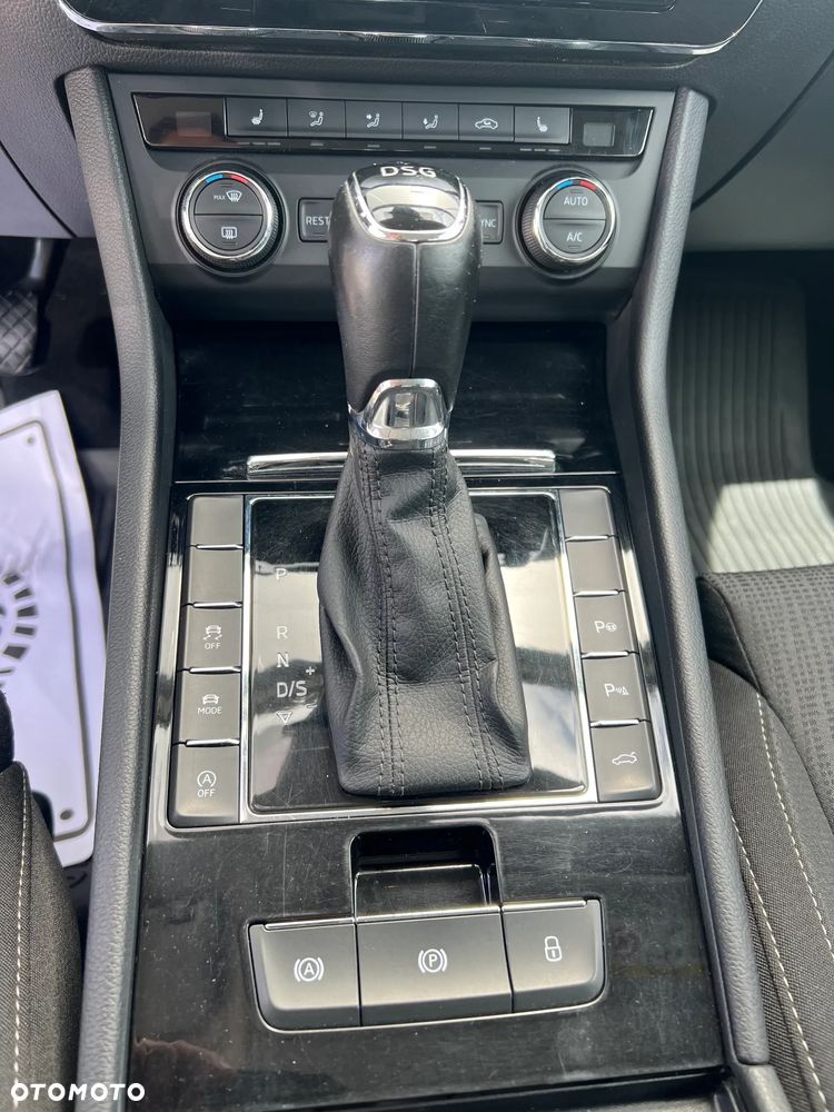 Skoda Superb 2.0 TDI Ambition DSG - 13