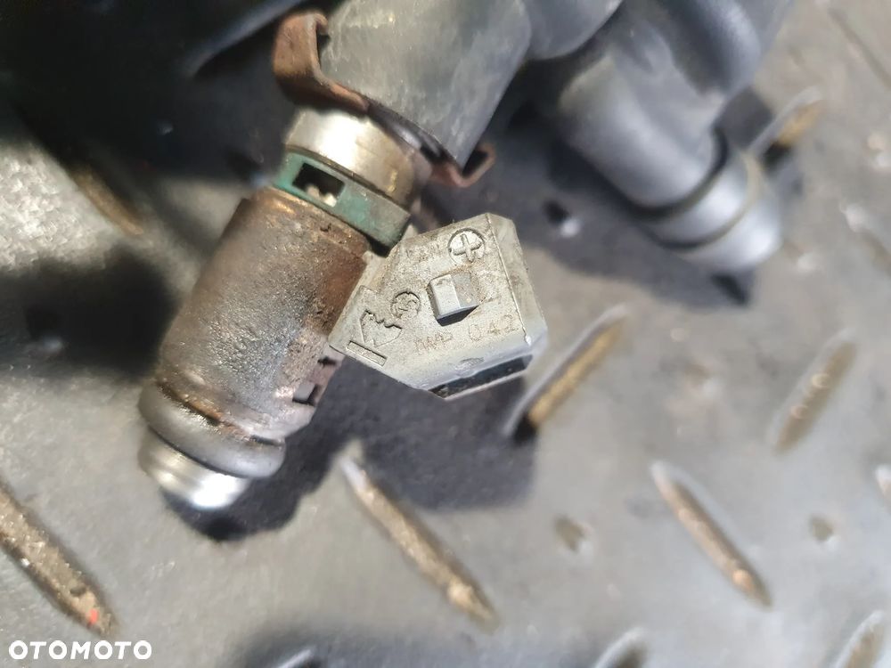 Renault Laguna I 1.8 16V WTRYSKIWACZ wtrysk IWP042 LISTWA KOMPLET - 4