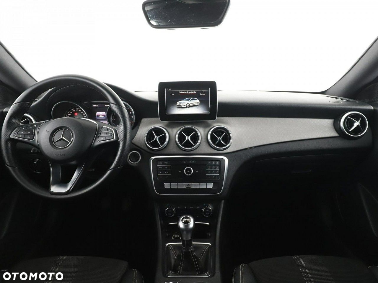 Mercedes-Benz CLA - 14