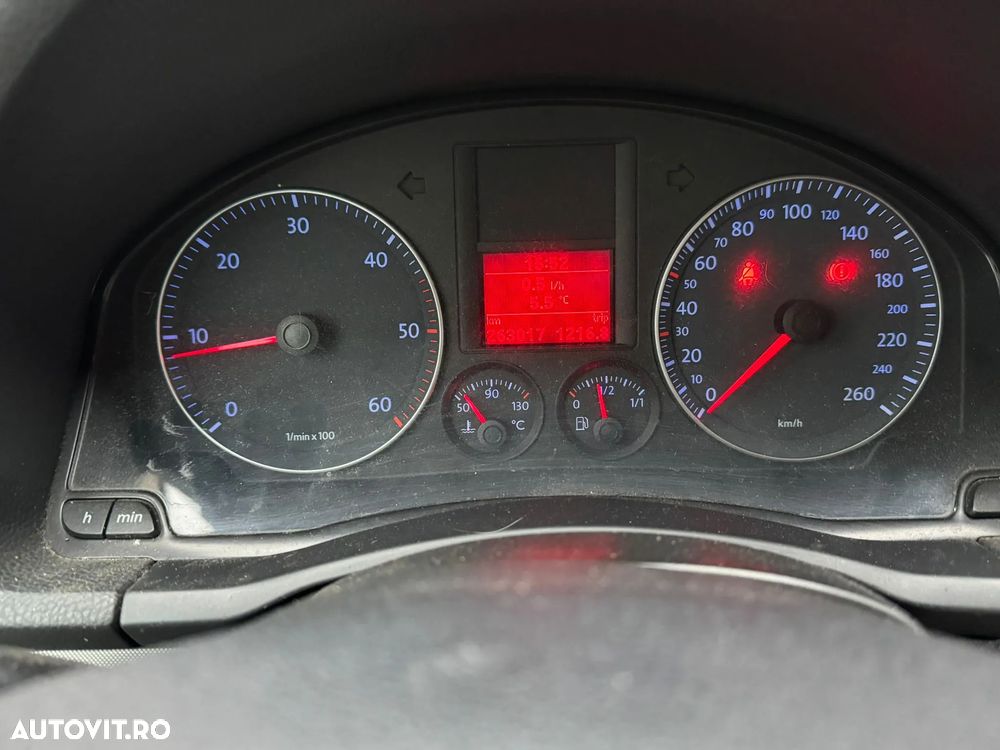 Volkswagen Golf 1.9 TDI Comfortline - 26