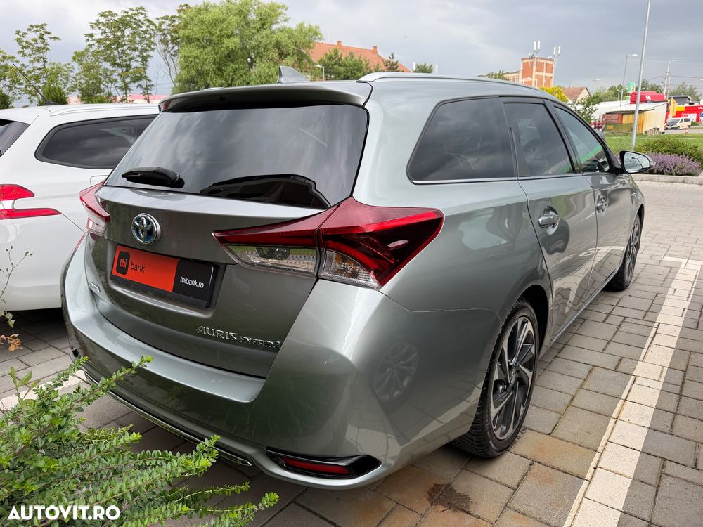 Toyota Auris 1.8 Executive - 4