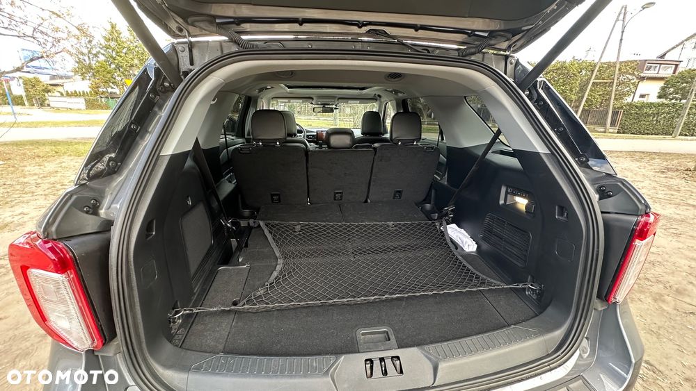 Ford Explorer - 16