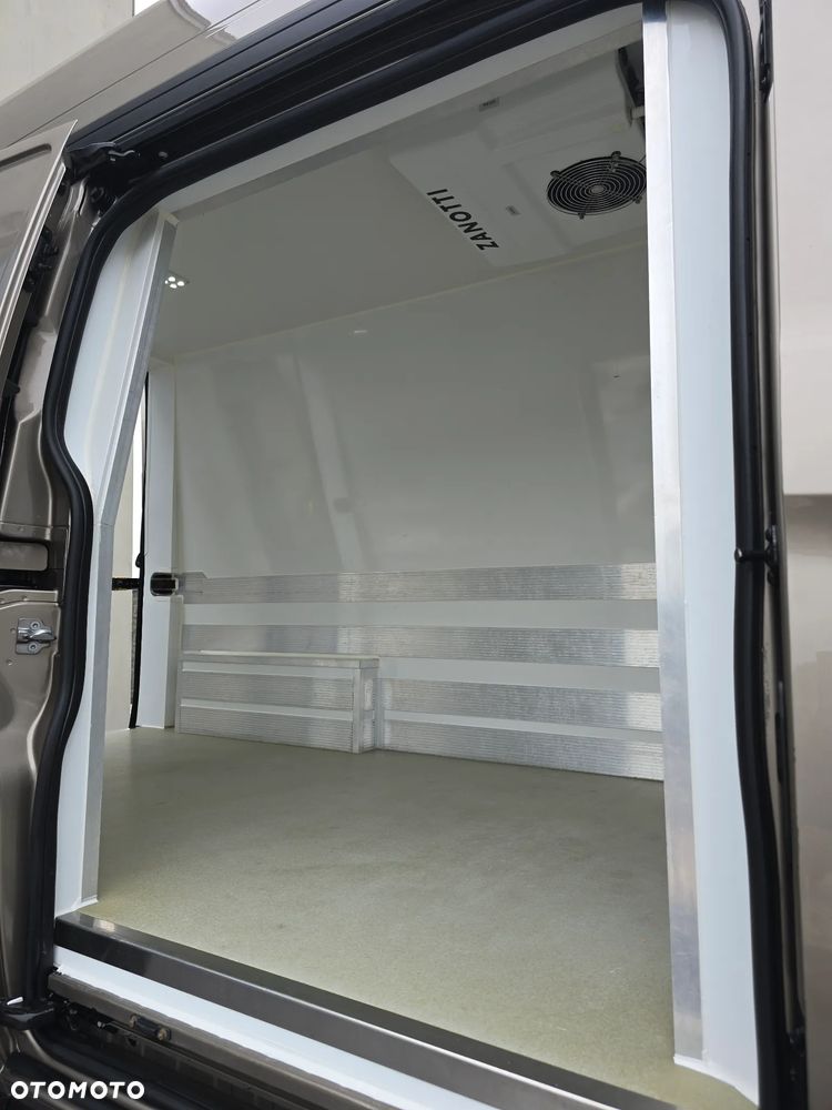 Ford TRANSIT CUSTOM CHŁODNIA +FUNKCJA GRZANIA + PODŁONCZENIE NA POSTOJU 230V  MODEL L2H2 340L-170 AUTOMAT 48 Tyś km SERWIS ASO FORD DO OSTATNIEGO Km SALON POLSKA BOGATA OPCJA WYPOSAŻENIA AUTOMAT KAMERA COFANIA + CZUJNIKI COFANIA LEDY METALIK ASYSTENTY KIEROWCY - 21