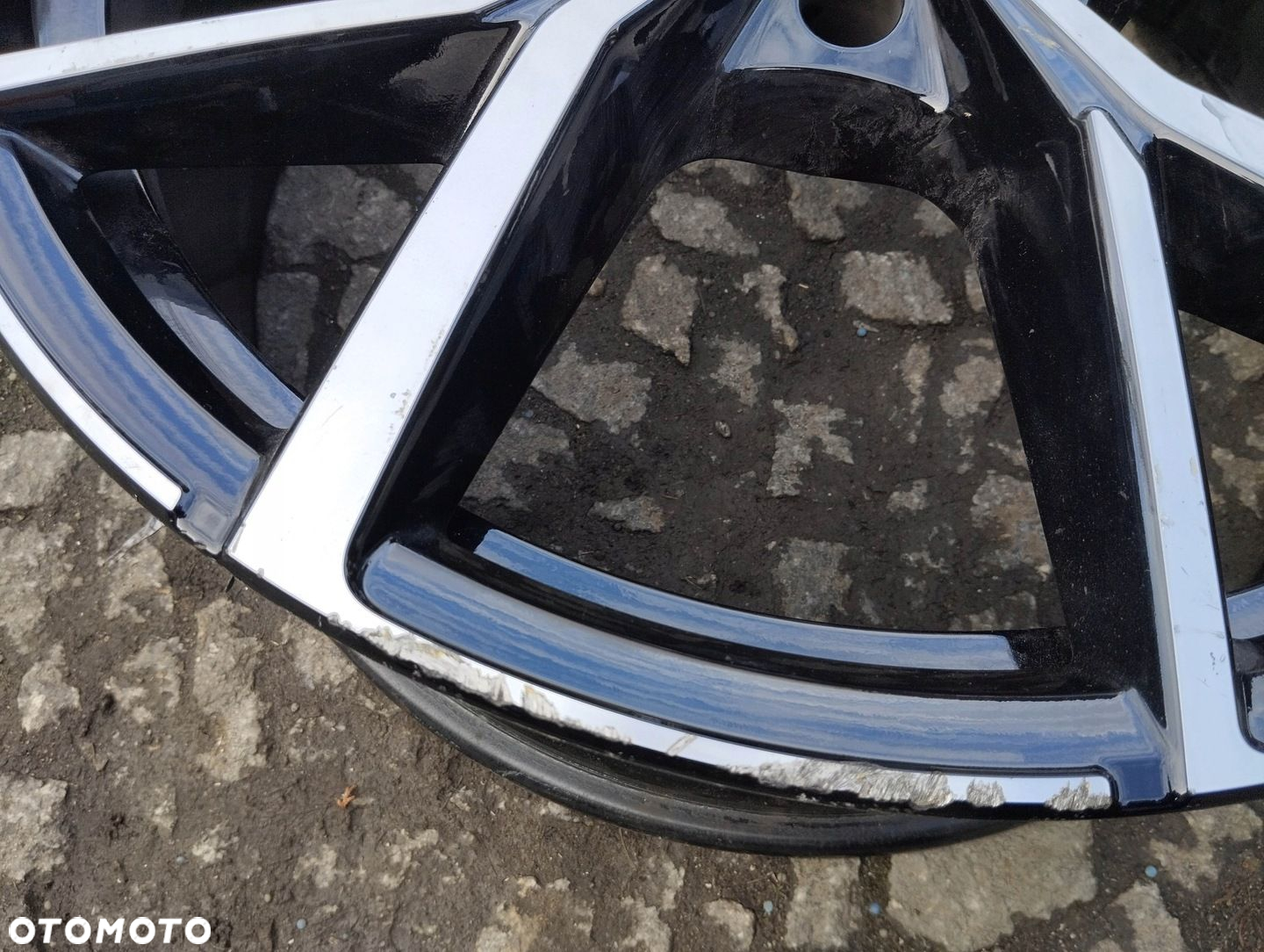 760601025AF FELGA ALU VW TOUAREG R-LINE 22 9,5 ET 31 5X112 760 - 2