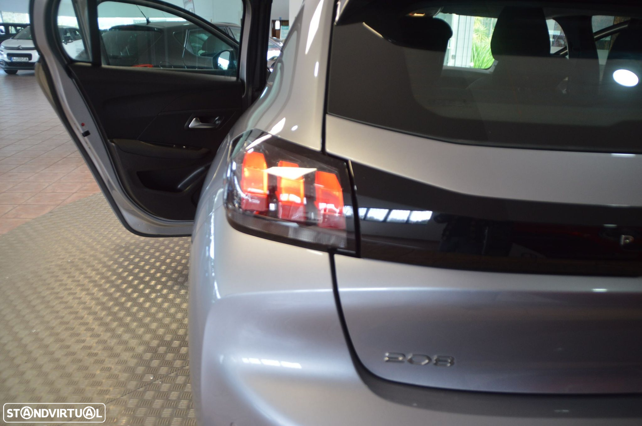 Peugeot 208 1.2 PureTech Active Pack - 21