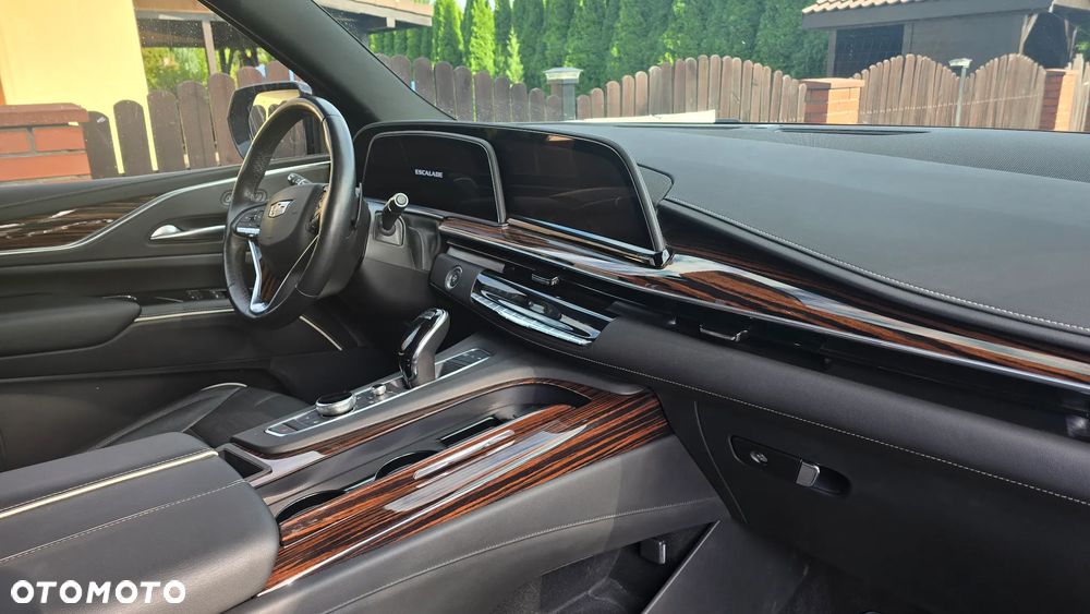 Cadillac Escalade - 5