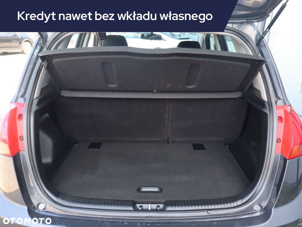 Kia Venga - 15