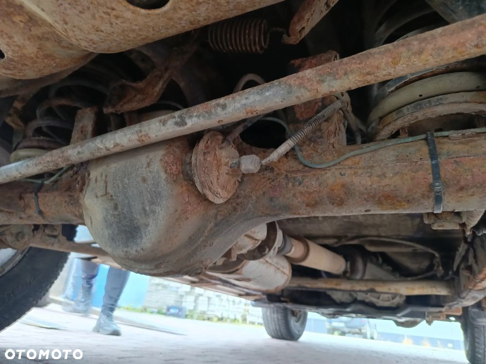 NISSAN PATROL 5D MOST TYŁ TYLNY