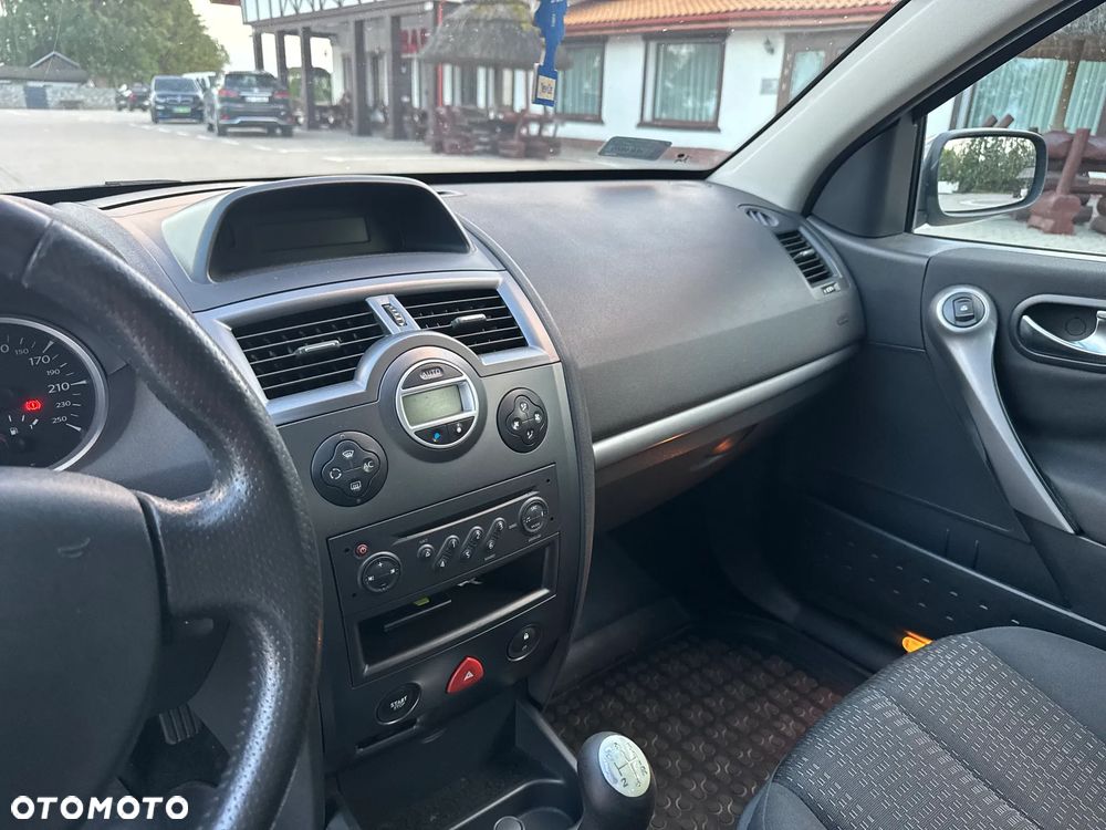 Renault Megane 1.6 16V Confort Authentique - 12