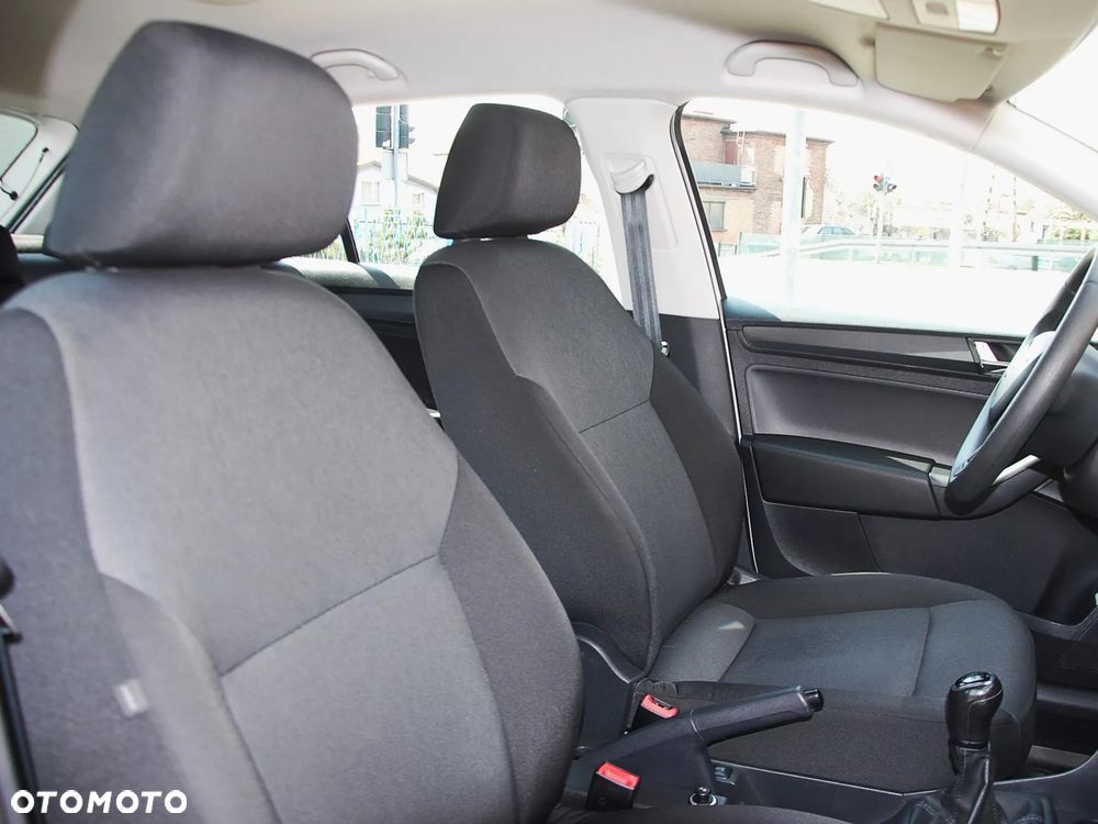 Skoda RAPID 1.0 TSI Active - 8