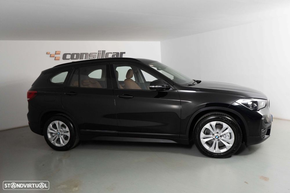 BMW X1 25 e xDrive Corporate Edition - 8