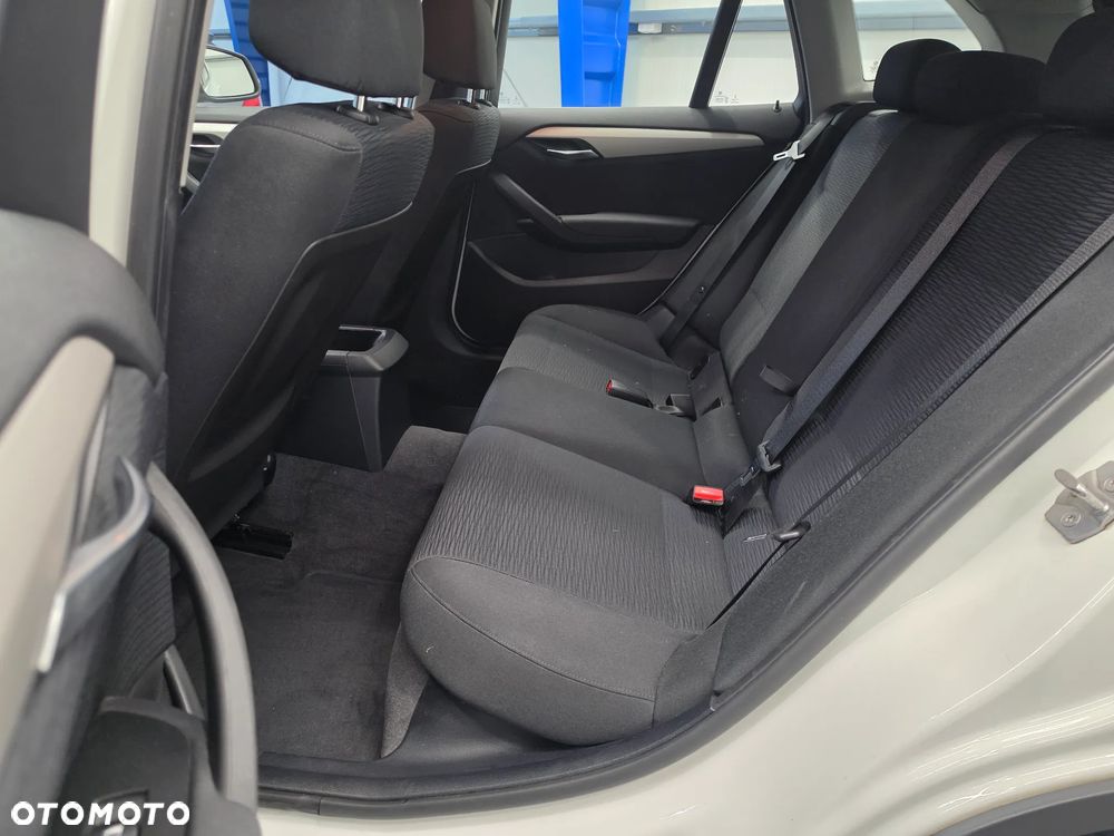 BMW X1 xDrive18d xLine - 33