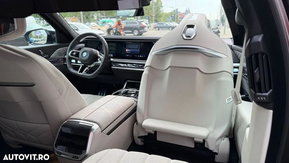 BMW M7 M760e xDrive AT PHEV - 31