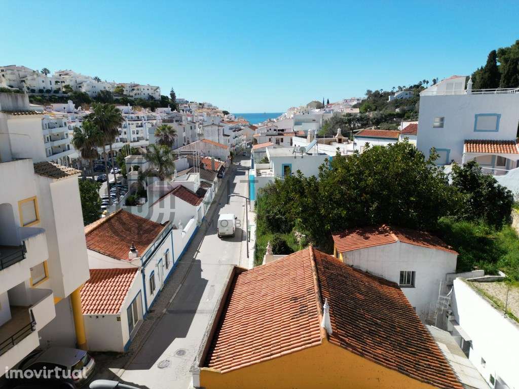 Prédio com Projeto Aprovado em Carvoeiro - Grande imagem: 2/13