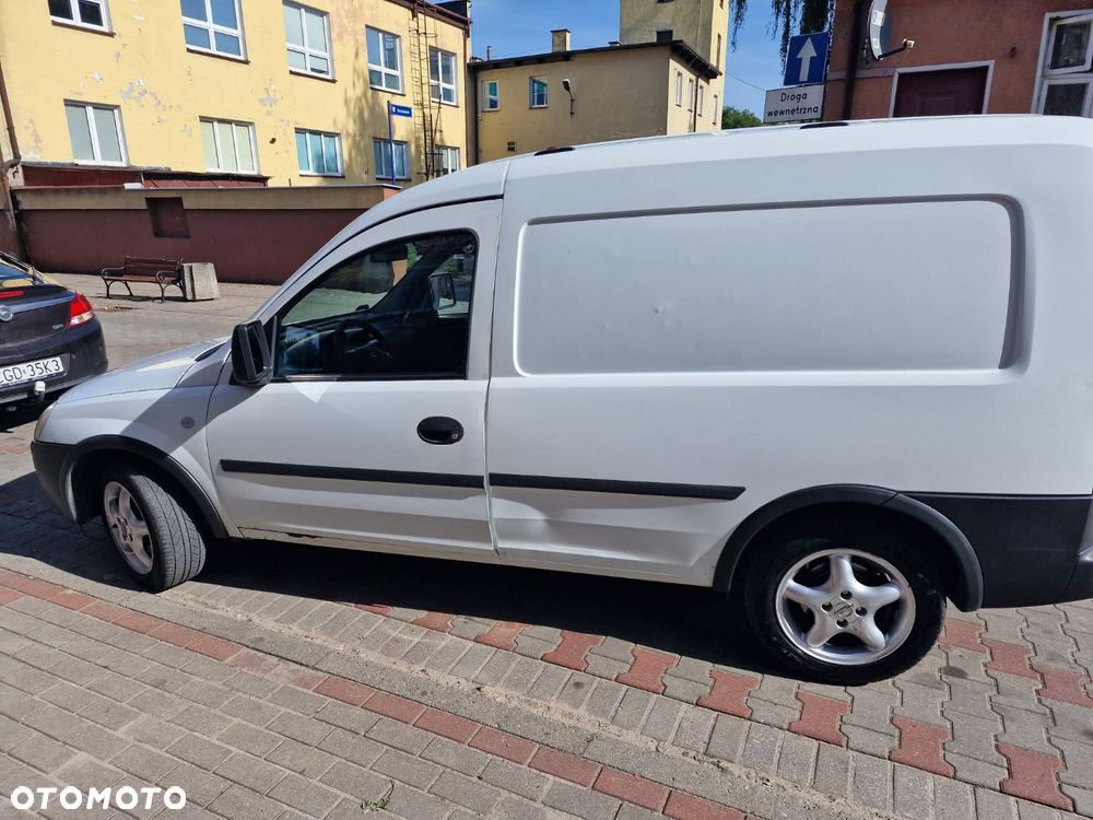 Opel COMBO C - 2