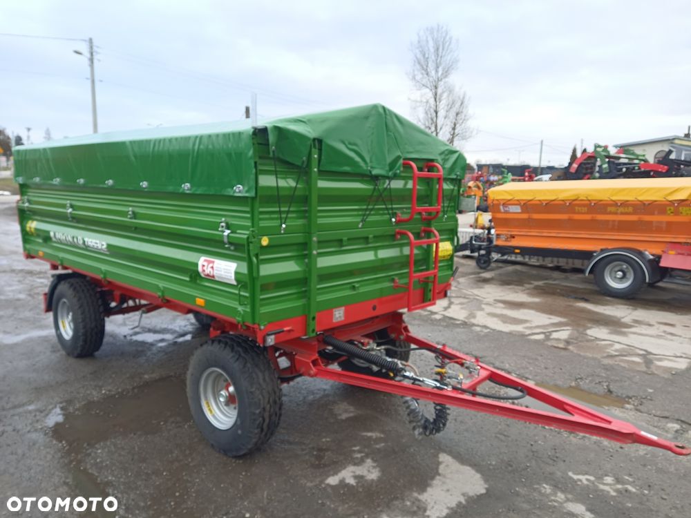 Pronar Przyczepa dwuosiowa paletowa Pronar PT-610 -10-ton, Przyczepa Pronar PT-653/2 - 6-ton z mechanizmem trójstronnego wywrotu, nadstawy, plandeka, balkon - 19