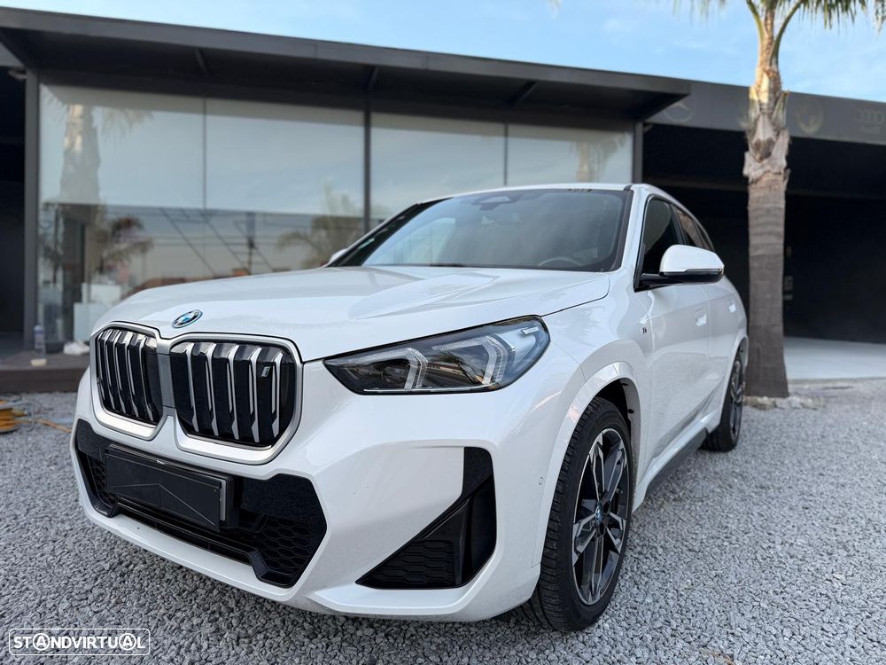 BMW iX1 xDrive30 M Sport Pack - 4