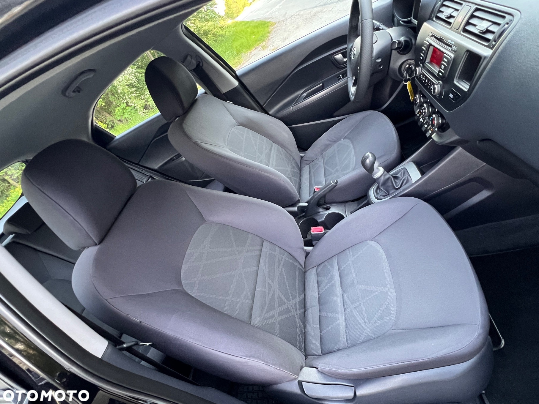 Kia Rio 1.4 L - 23