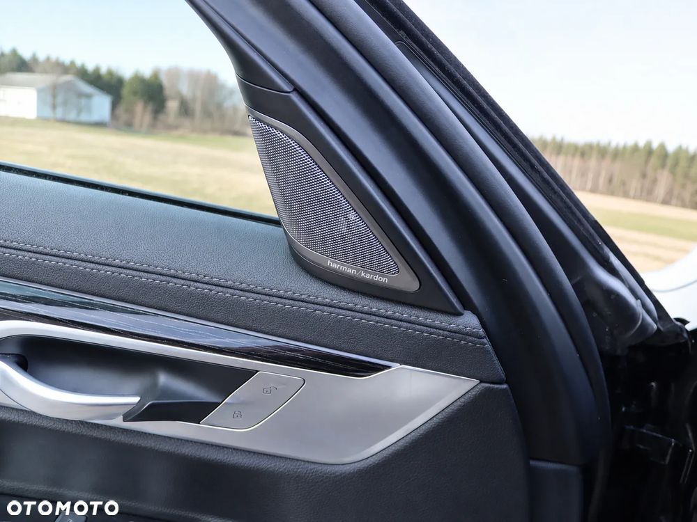 BMW Seria 7 740Li - 39