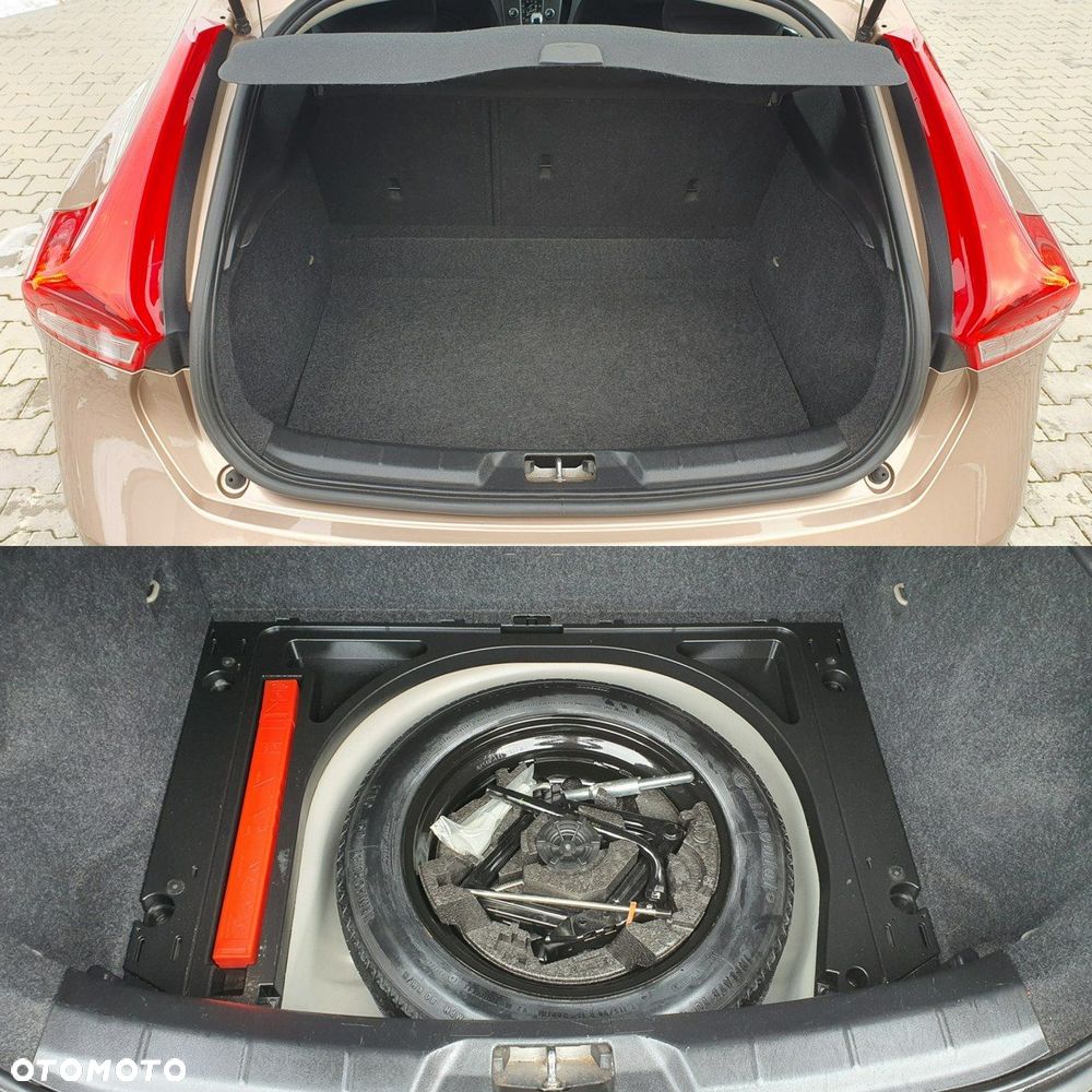 Volvo V40 D2 Momentum - 34