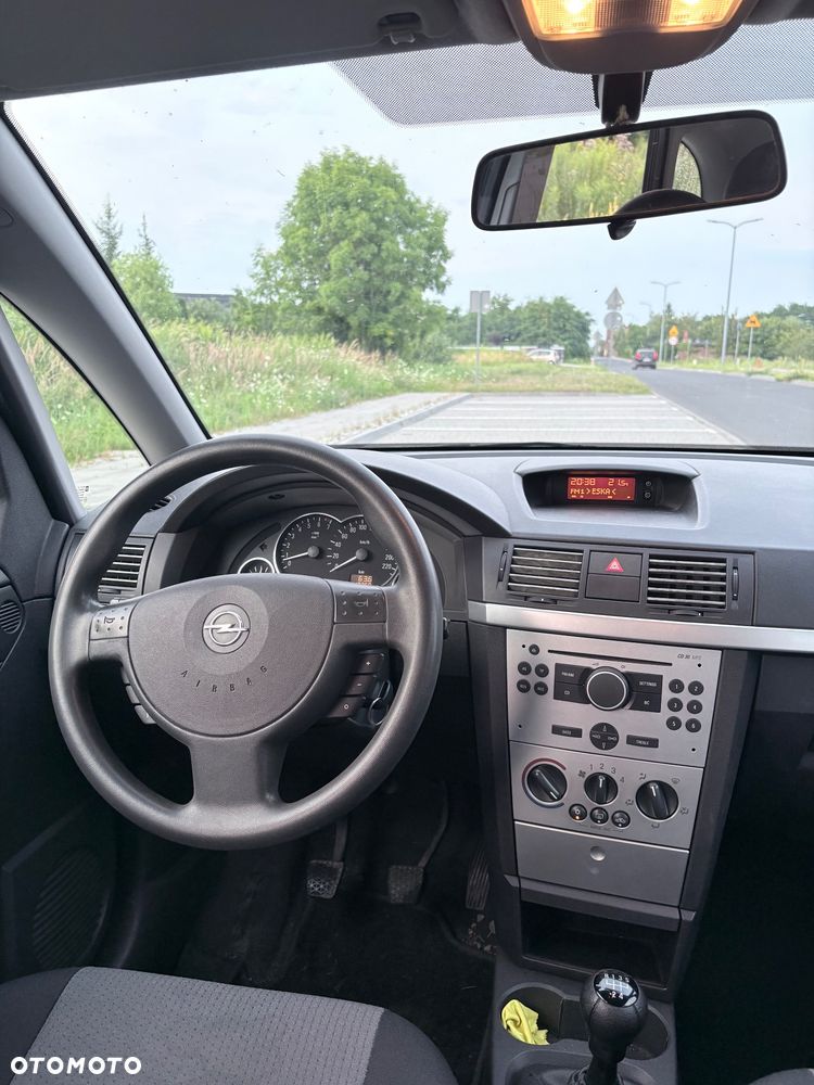 Opel Meriva 1.6 16V Essentia - 9