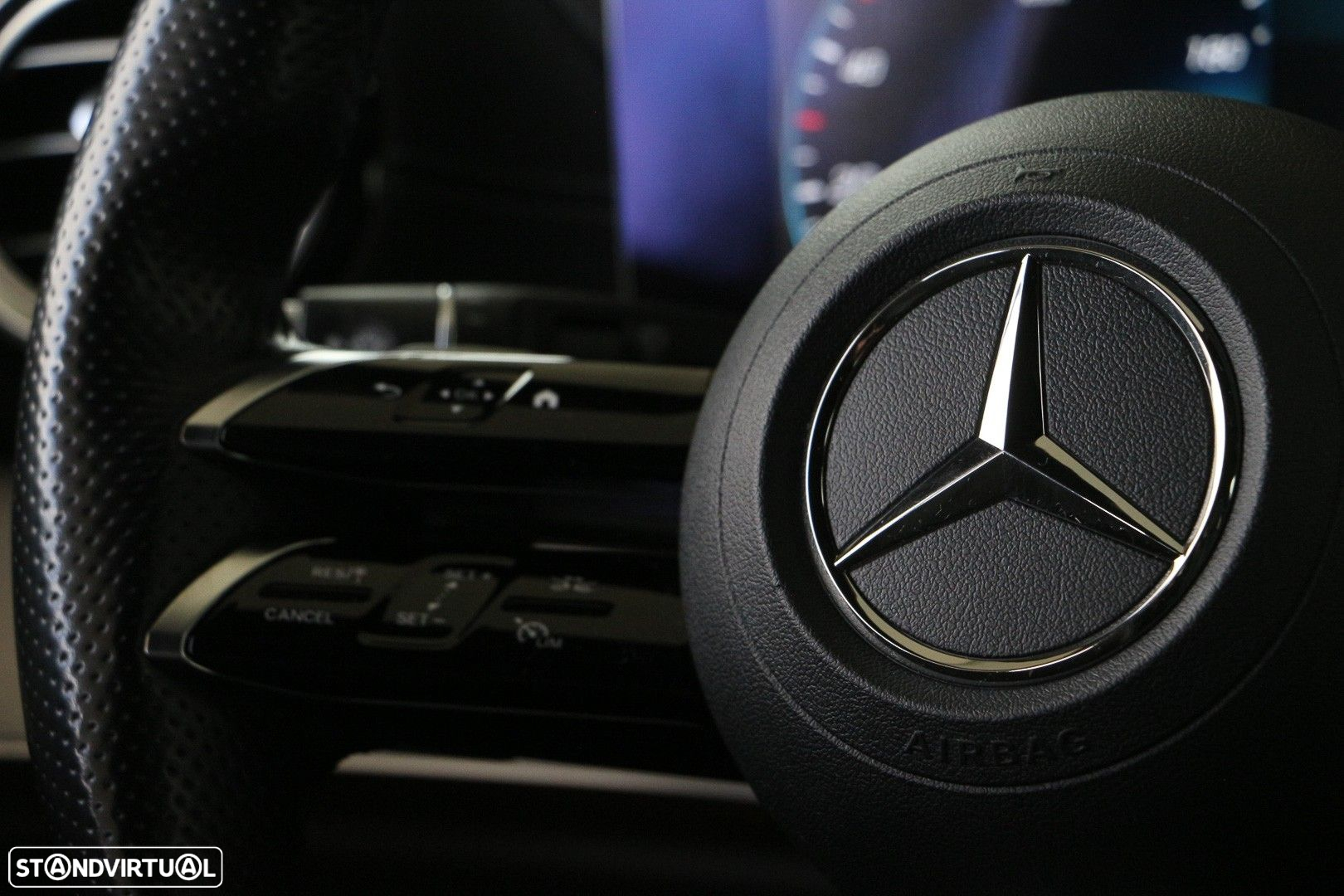 Mercedes-Benz E 300 de AMG Line - 20