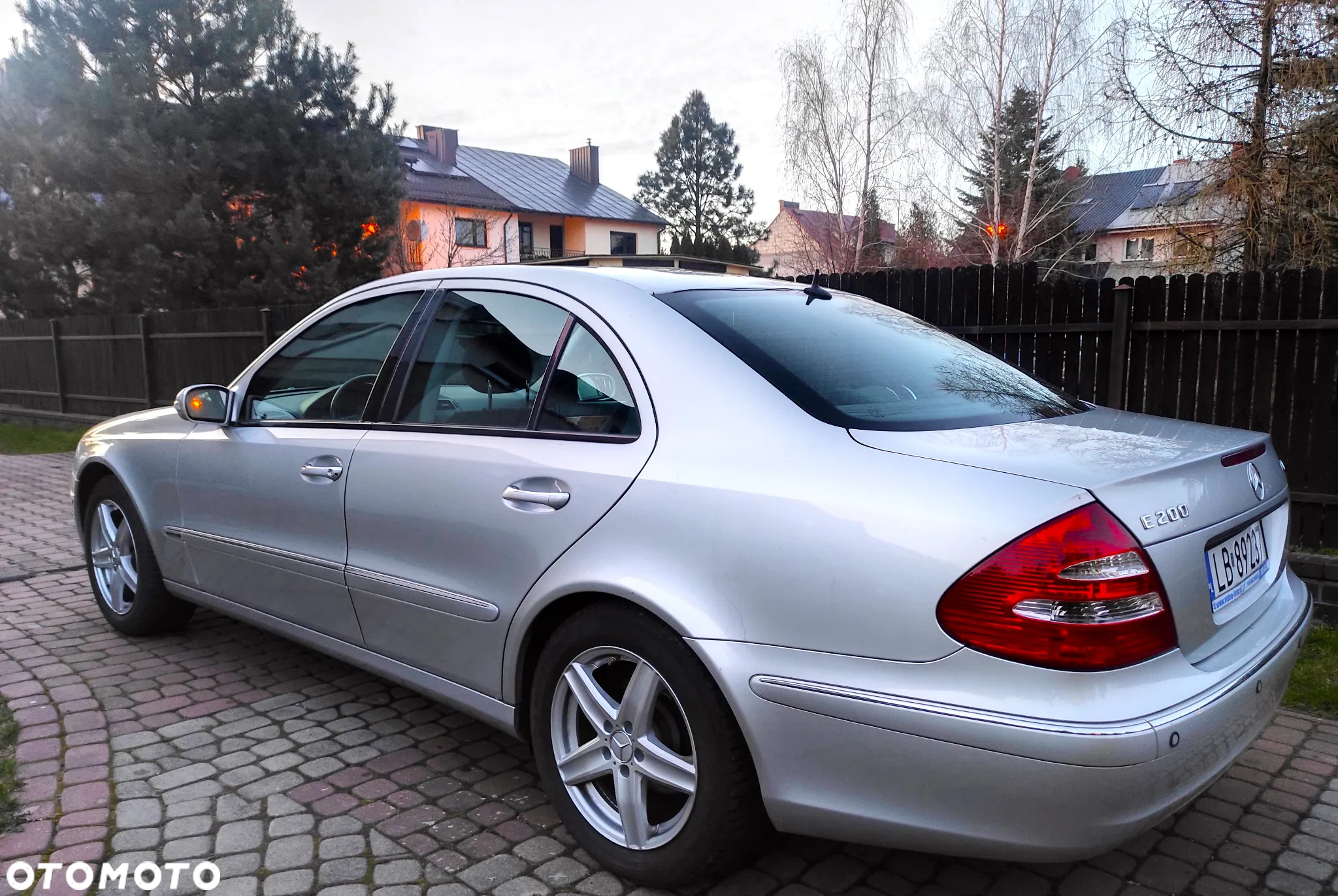 Mercedes-Benz Klasa E 200 CDI Elegance - 3