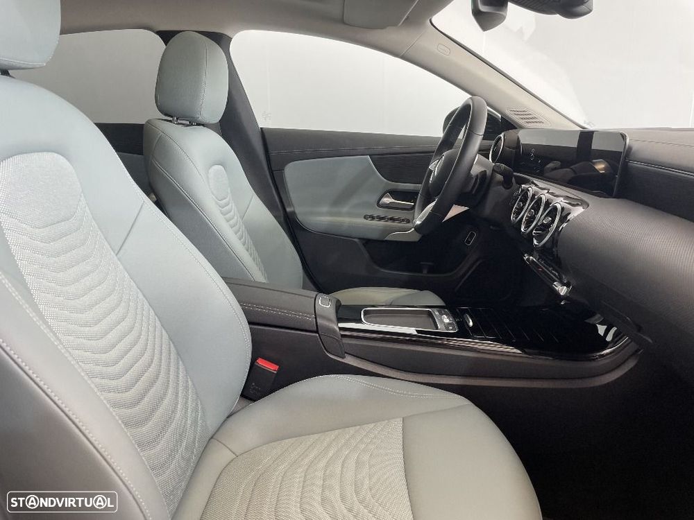 Mercedes-Benz CLA 180 - 16
