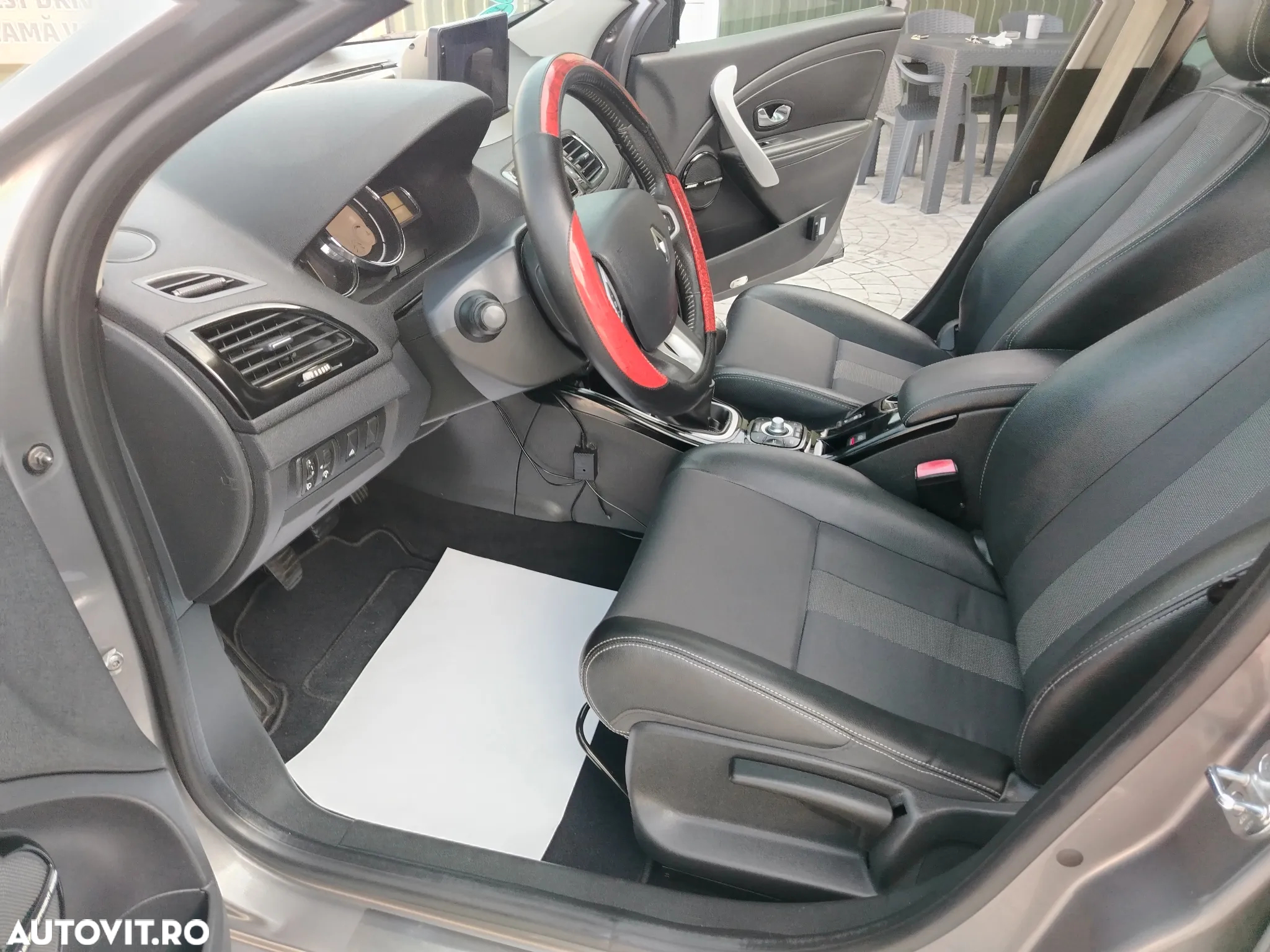 Renault Megane Grandtour TCe 130 Bose Edition - 29
