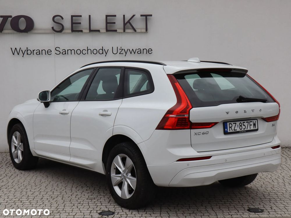 Volvo XC 60 B4 B Momentum - 3