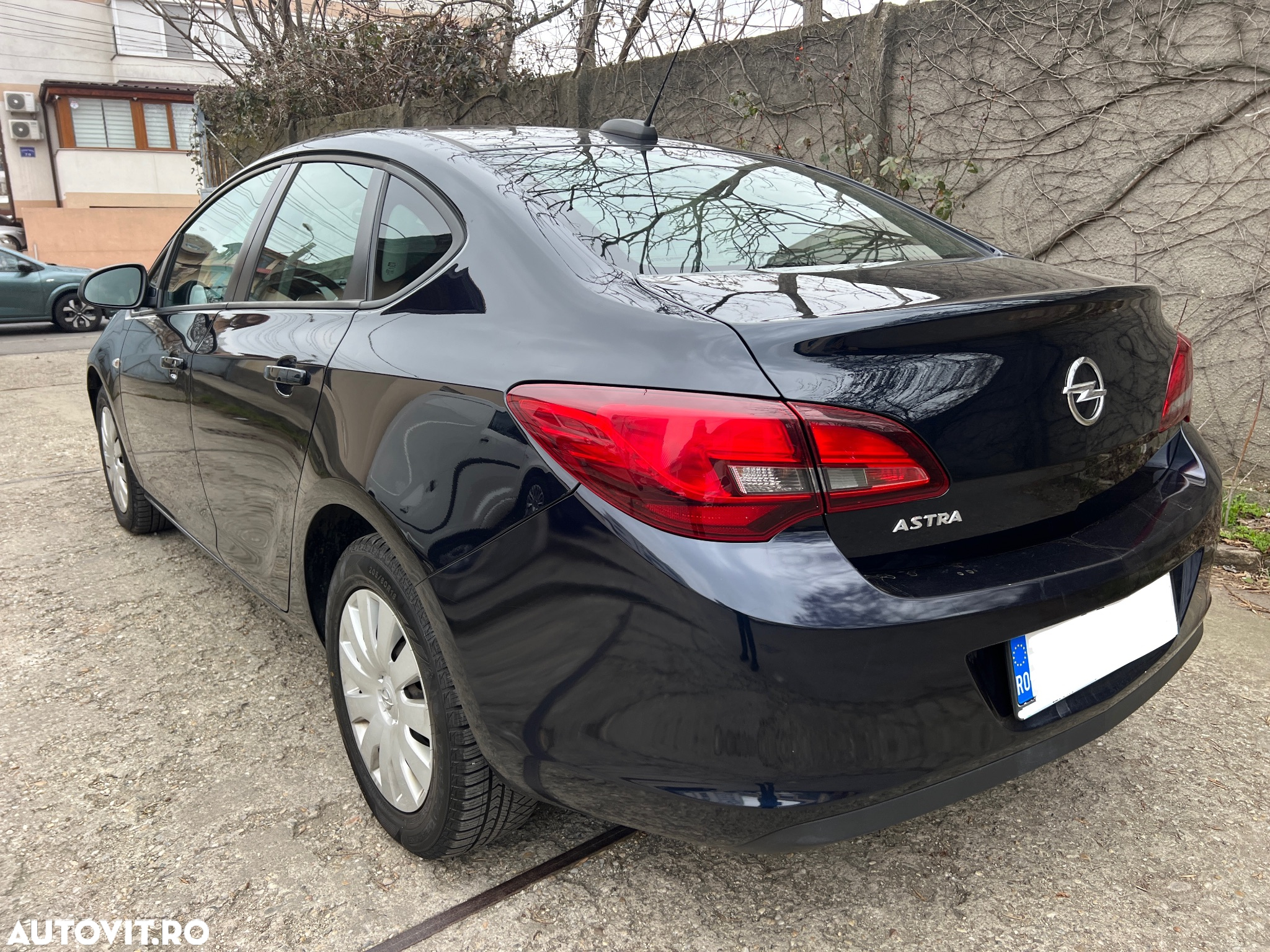 Opel Astra 1.6 TWINPORT ECOTEC Cosmo Aut - 10