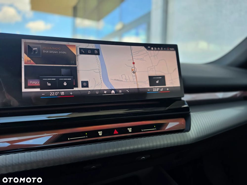 BMW Seria 5 520d xDrive mHEV - 28
