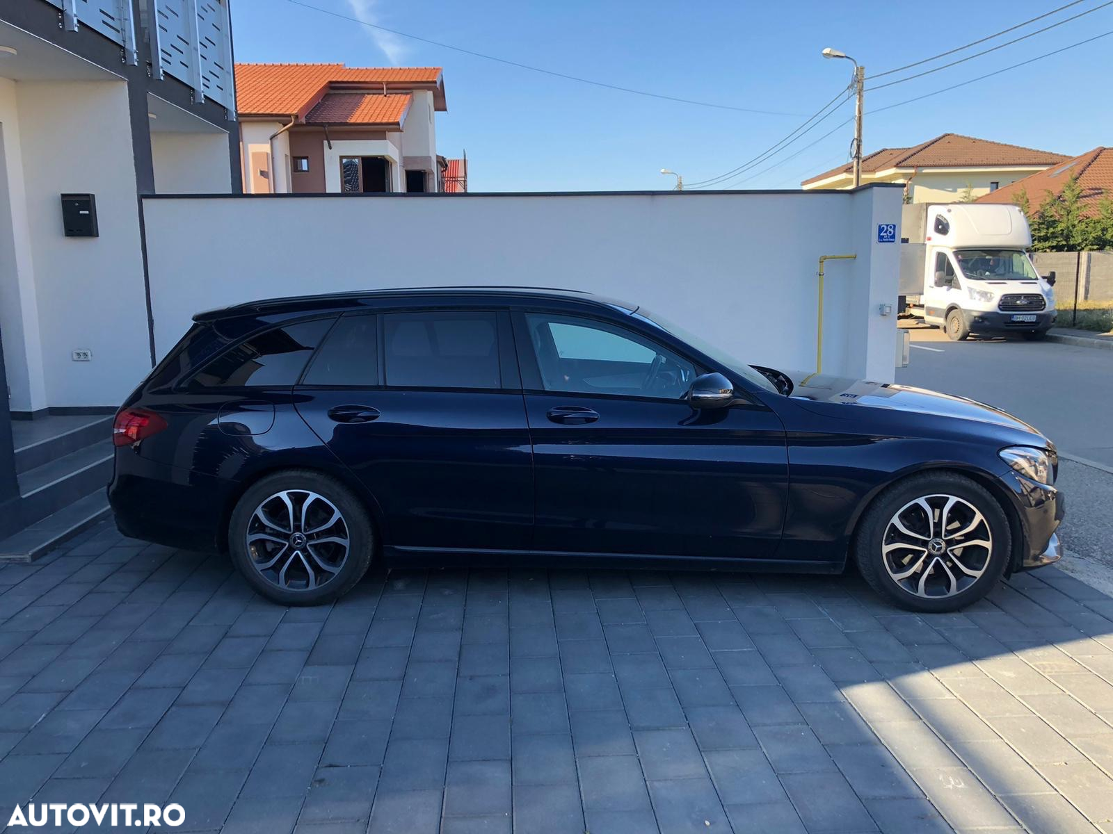Mercedes-Benz C 220 d 4Matic T 9G-TRONIC Avantgarde - 2