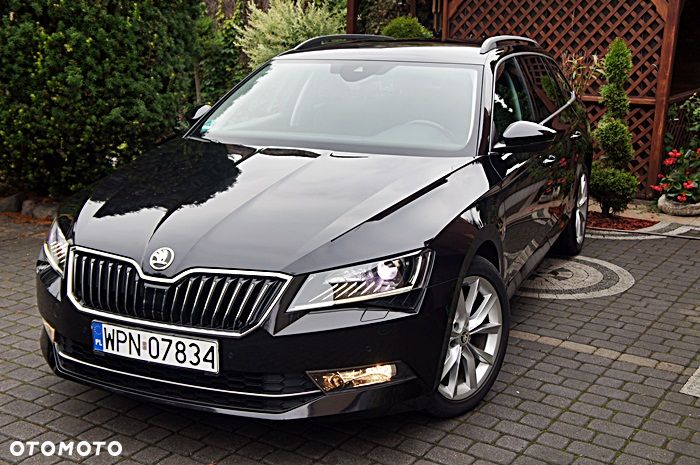 Skoda Superb 2.0 TDI DSG Sportline - 9
