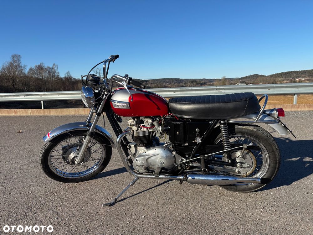 Triumph Bonneville - 16
