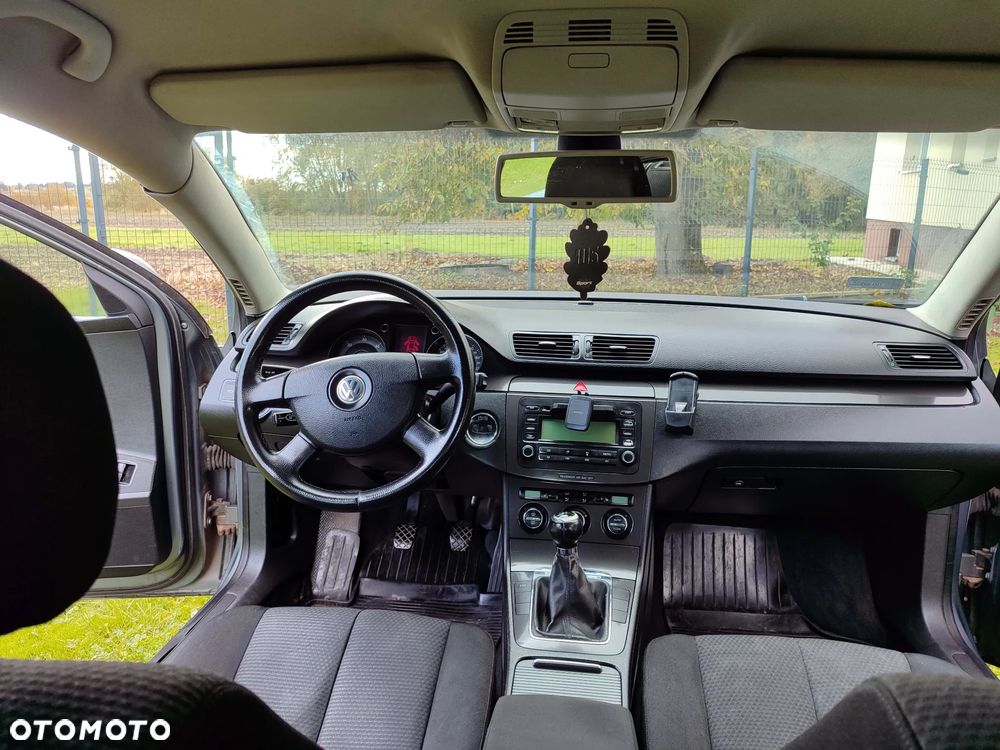 Volkswagen Passat 1.9 TDI Comfortline - 21