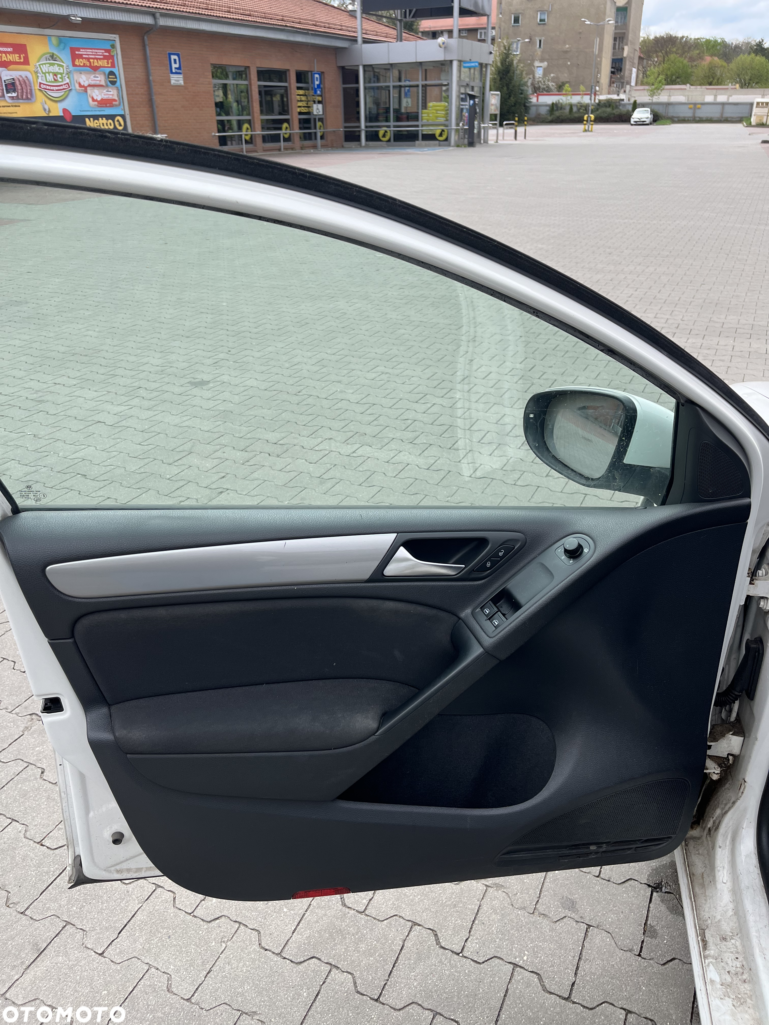 Volkswagen Golf - 33