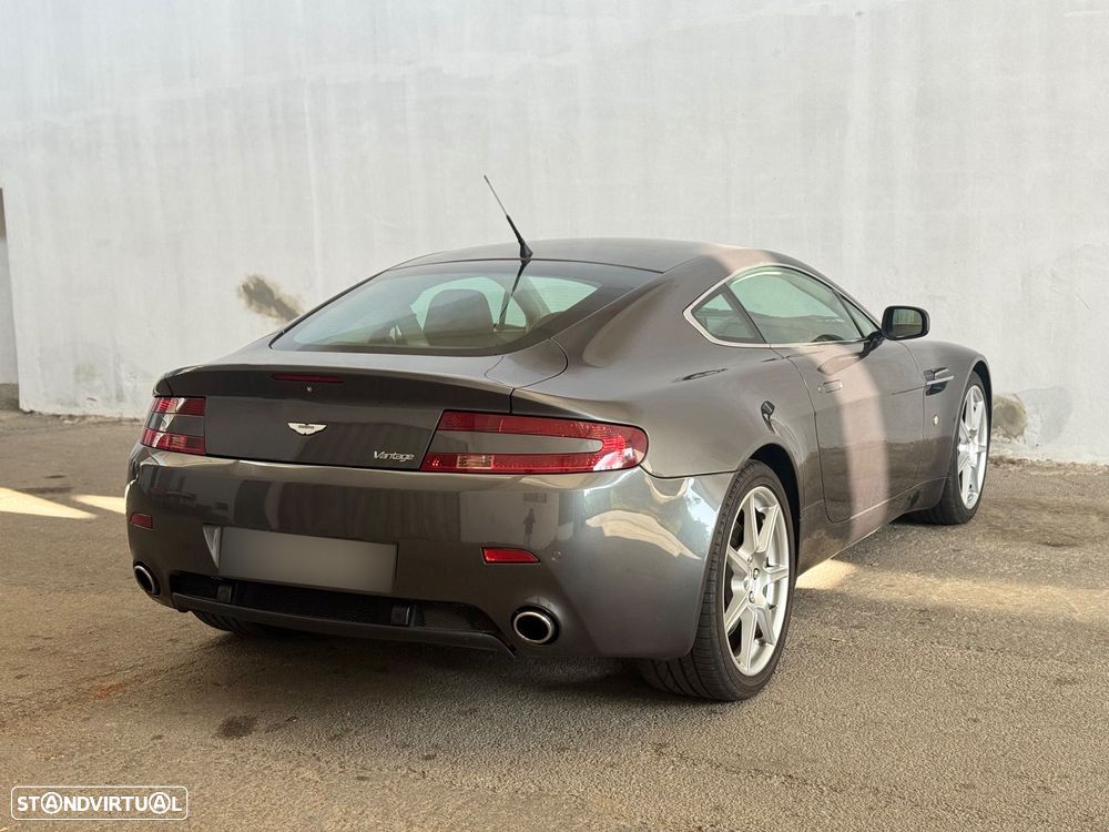 Aston Martin Vantage Coupe V8 - 13