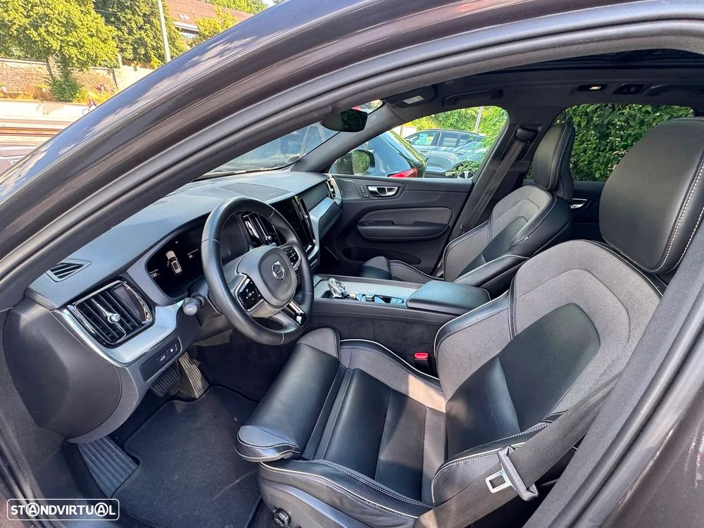 Volvo XC 60 2.0 T6 PHEV R-Design AWD - 8
