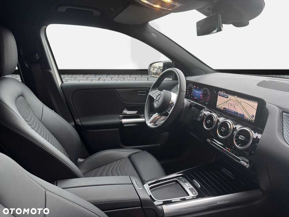 Mercedes-Benz GLA - 15
