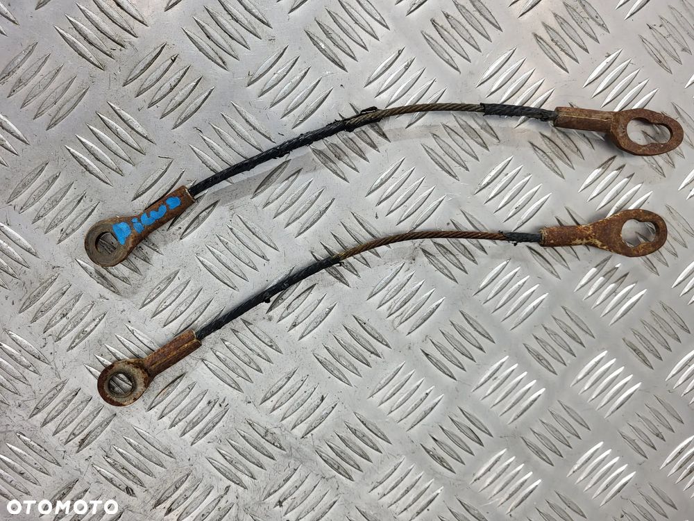 Toyota Hilux Linka Ogranicznik Klapy Bagażnika - 1