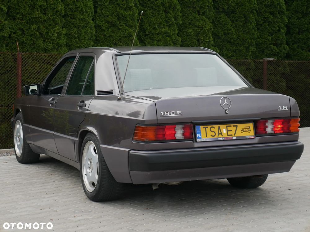 Mercedes-Benz W201 (190) - 10