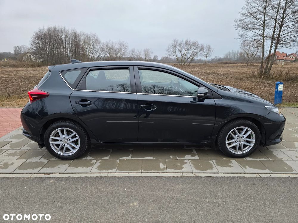 Toyota Auris 1.6 Premium Comfort - 8
