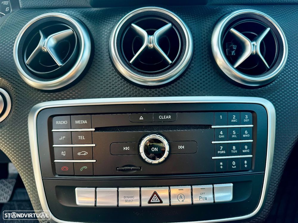 Mercedes-Benz A 180 d AMG Line - 22