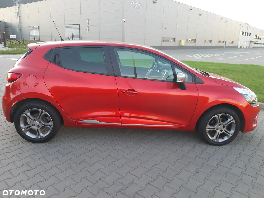 Renault Clio - 1