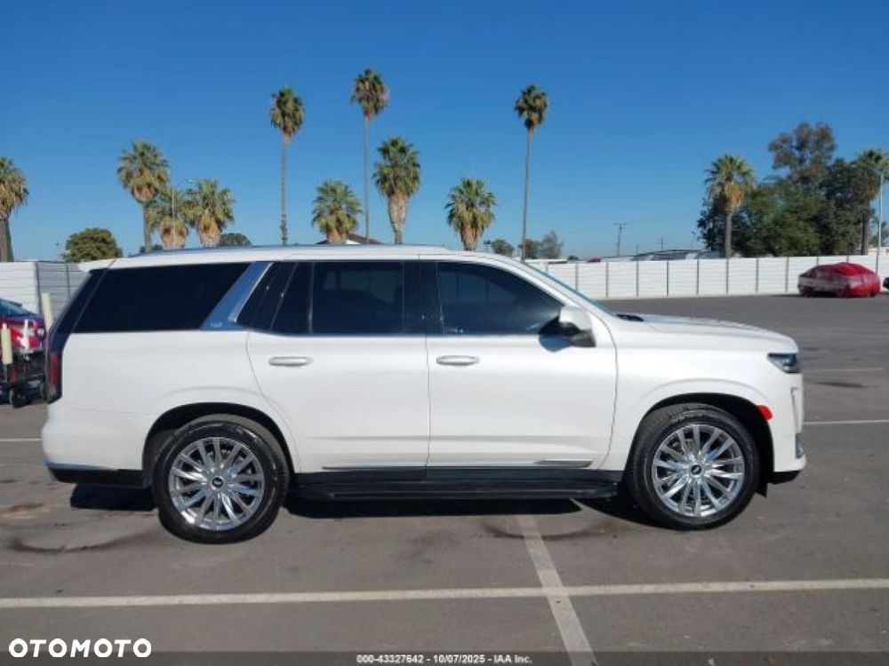 Cadillac Escalade - 5
